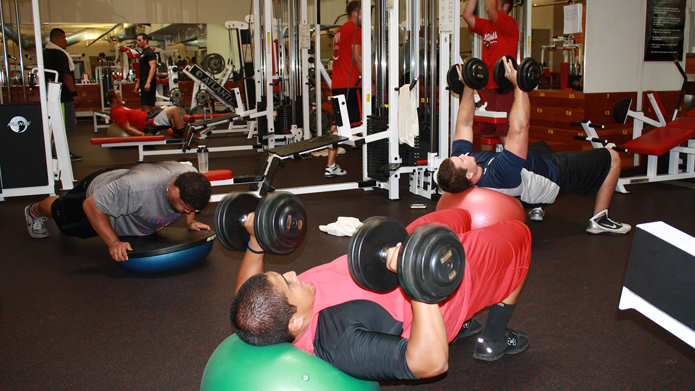 Students working out at Life Fitness Center